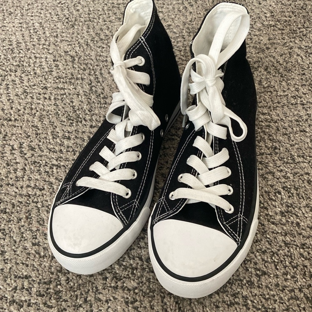 Women’s high top sneakers size 9